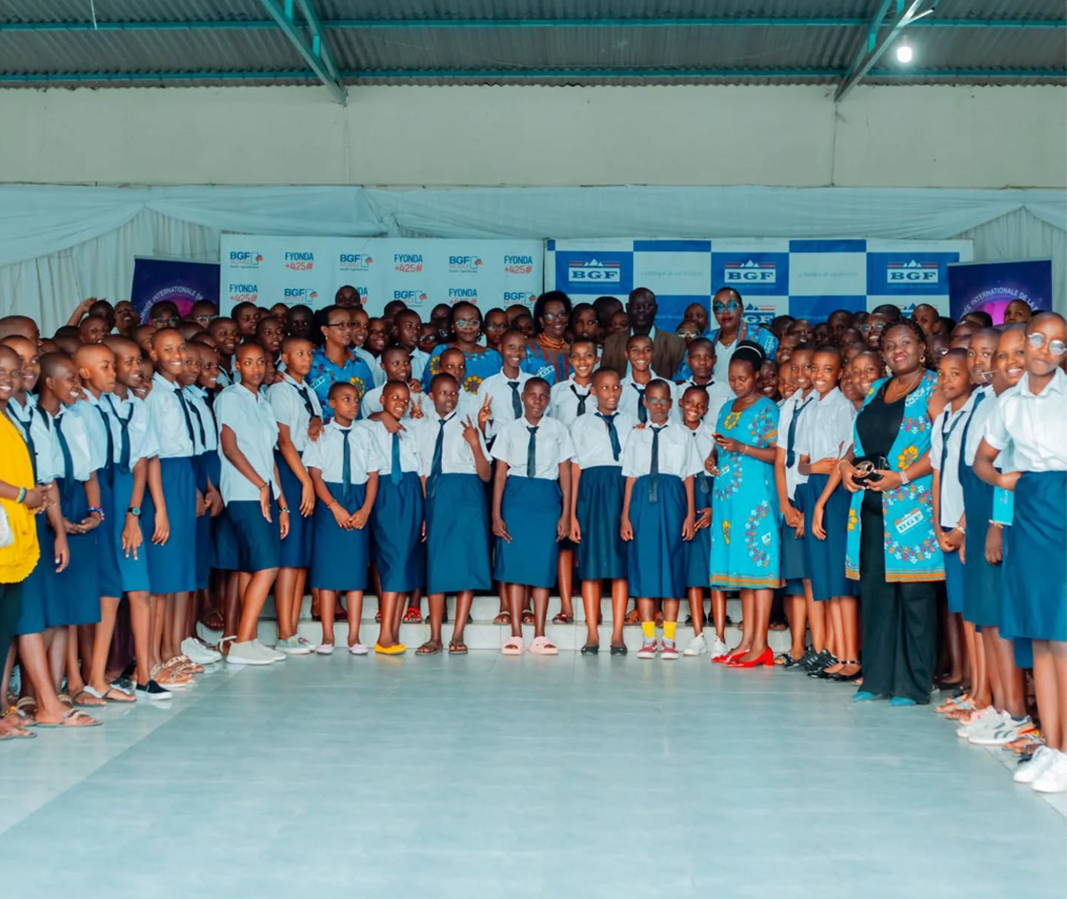 La BGF inspire les jeunes filles de l’École d’Excellence de Ngagara à devenir de futures leaders